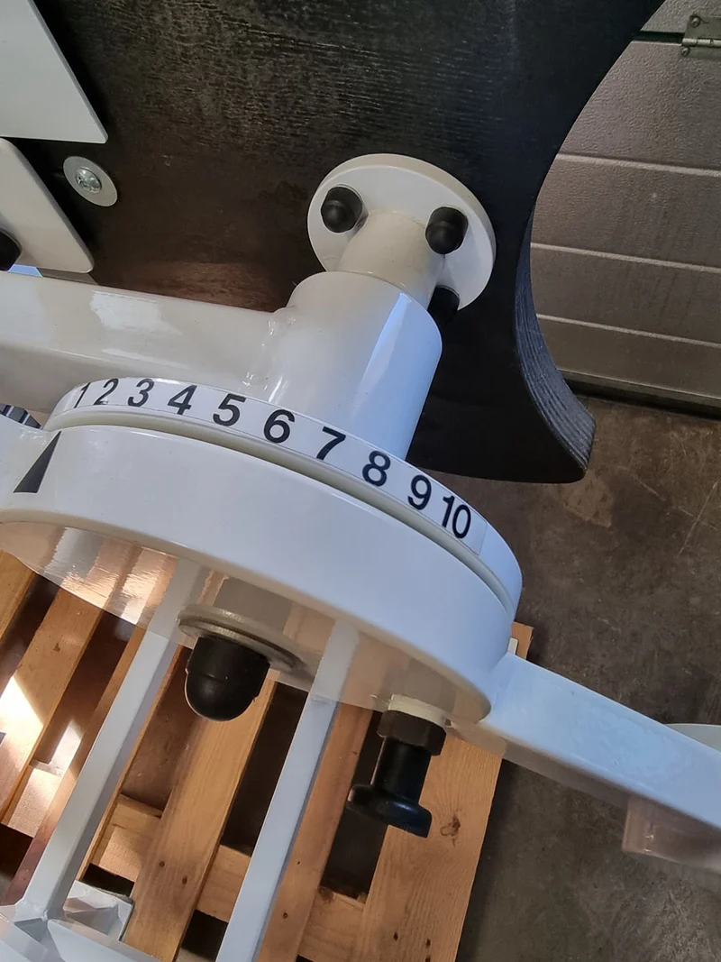 Proxomed Bauchbeuger / Rückenstrecker Kombigerät, 2 in 1 Kombigerät, Rahmenfarbe Weiß, Polsterfarbe Schwarz, gebraucht - überholter Zustand