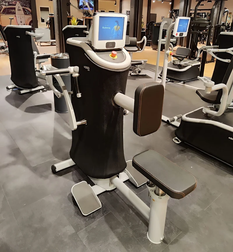 eGym 9er Kraft Zirkel, 9 Kraftgeräte, inkl. PREMIUM Software, Baujahr 2015, Free Flow Technik, gebraucht - überholter Zustand