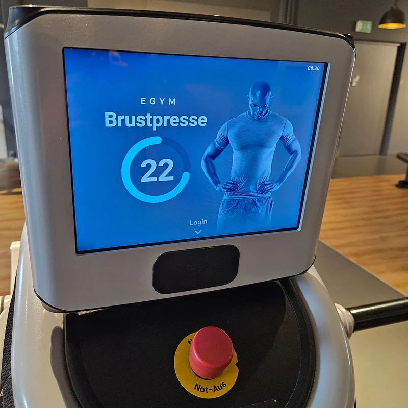 eGym 9er Kraft Zirkel, 9 Kraftgeräte, inkl. PREMIUM Software, Baujahr 2015, Free Flow Technik, gebraucht - überholter Zustand