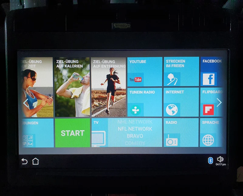 TechnoGym Laufband Excite Line Run Now 700, Unity Display mit Internet, Youtube, Neflix, gebraucht - überholter Zustand