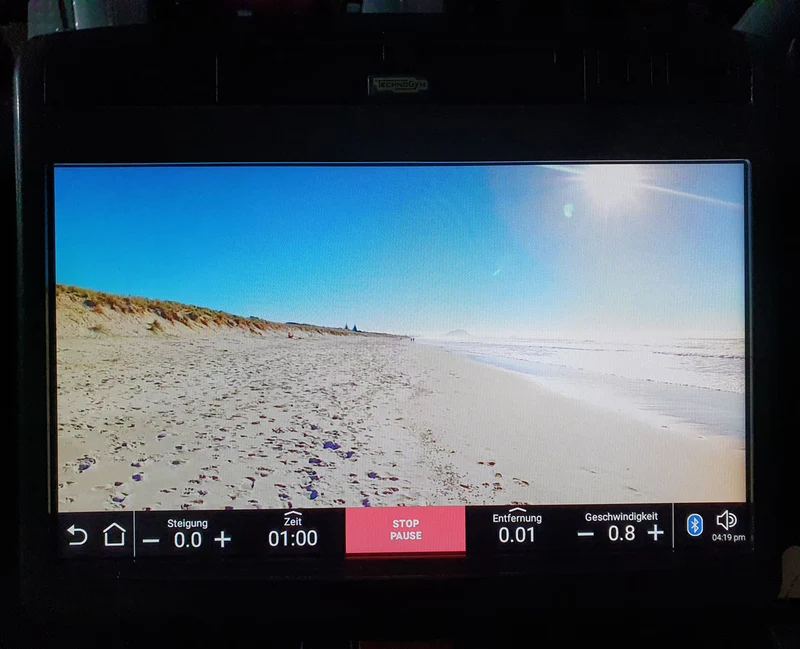 TechnoGym Laufband Excite Line Run Now 700, Unity Display mit Internet, Youtube, Neflix, gebraucht - überholter Zustand