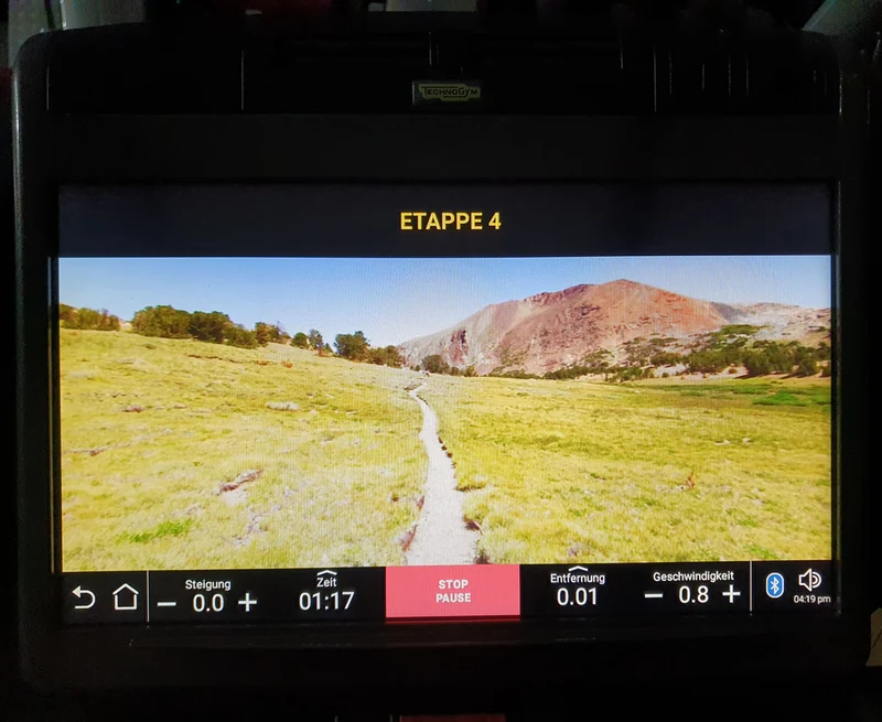 TechnoGym Laufband Excite Line Run Now 700, Unity Display mit Internet, Youtube, Neflix, gebraucht - überholter Zustand