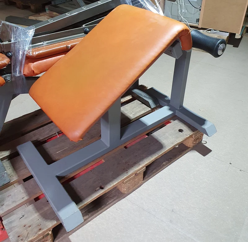 Gym80 Bauchmuskelsitz, Bauchbank, Roman Chair, Polster Orange, Rahmenfarbe Silber, gebraucht - überholter Zustand