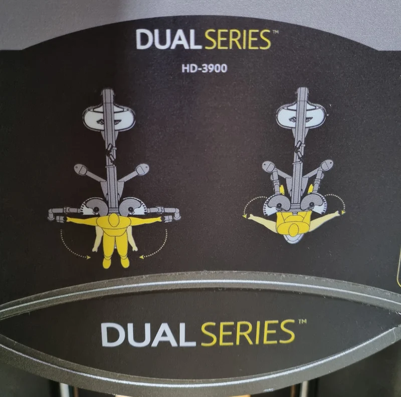 Hoist Dual Series Butterfly und Butterfly Reverse - 2 in 1 Kombimaschine, HD-3900 mit drehbaren Griffen, Rahmenfarbe Silber, Polsterfarbe Schwarz, gebraucht - überholter Zustand