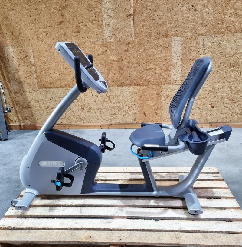 Precor 6 Cardioeräte im Set, nur 3 Jahre alt, neue Modelle, Laufband, AMT, Crosstrainer EFX, Ergometer, Recumbent etc, gebraucht - überholter Zustand