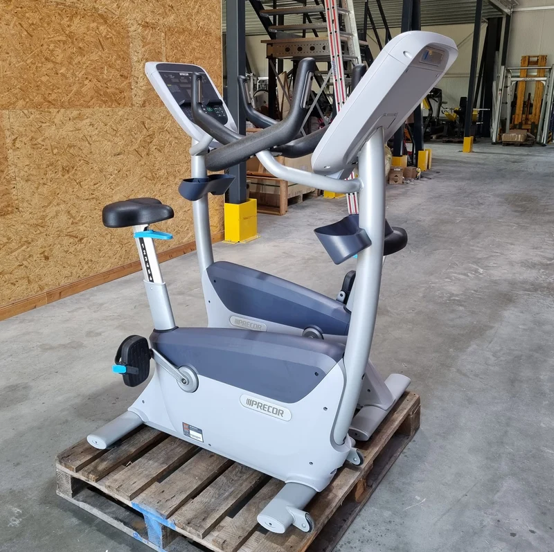 Precor 6 Cardioeräte im Set, nur 3 Jahre alt, neue Modelle, Laufband, AMT, Crosstrainer EFX, Ergometer, Recumbent etc, gebraucht - überholter Zustand