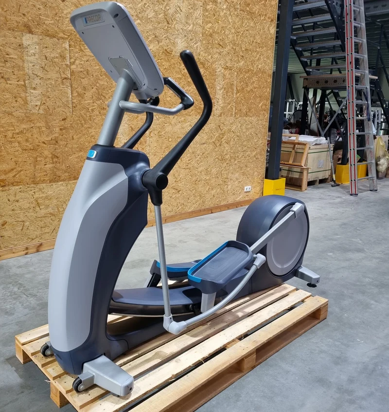 Precor 6 Cardioeräte im Set, nur 3 Jahre alt, neue Modelle, Laufband, AMT, Crosstrainer EFX, Ergometer, Recumbent etc, gebraucht - überholter Zustand