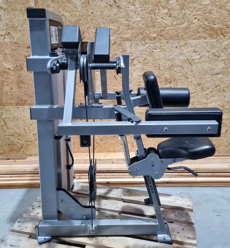 Life Fitness Pro 2 Seithebemaschine, Lateral Raise, Rahmenfarbe Silber, Polsterfarbe Schwarz, gebraucht - überholter Zustand