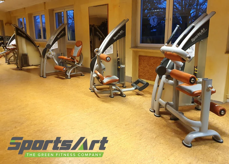 SportsArt Kraftgerätepark - 20 Kraftgeräte im Set, Status Serie, gebraucht, überholter Zustand