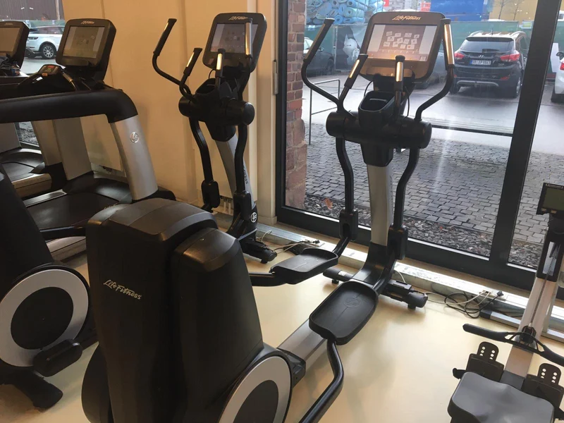 Life Fitness 18 Stk. Cardiogeräte Set, Discover SE Konsolen, Touch, gebraucht - überholter Zustand!