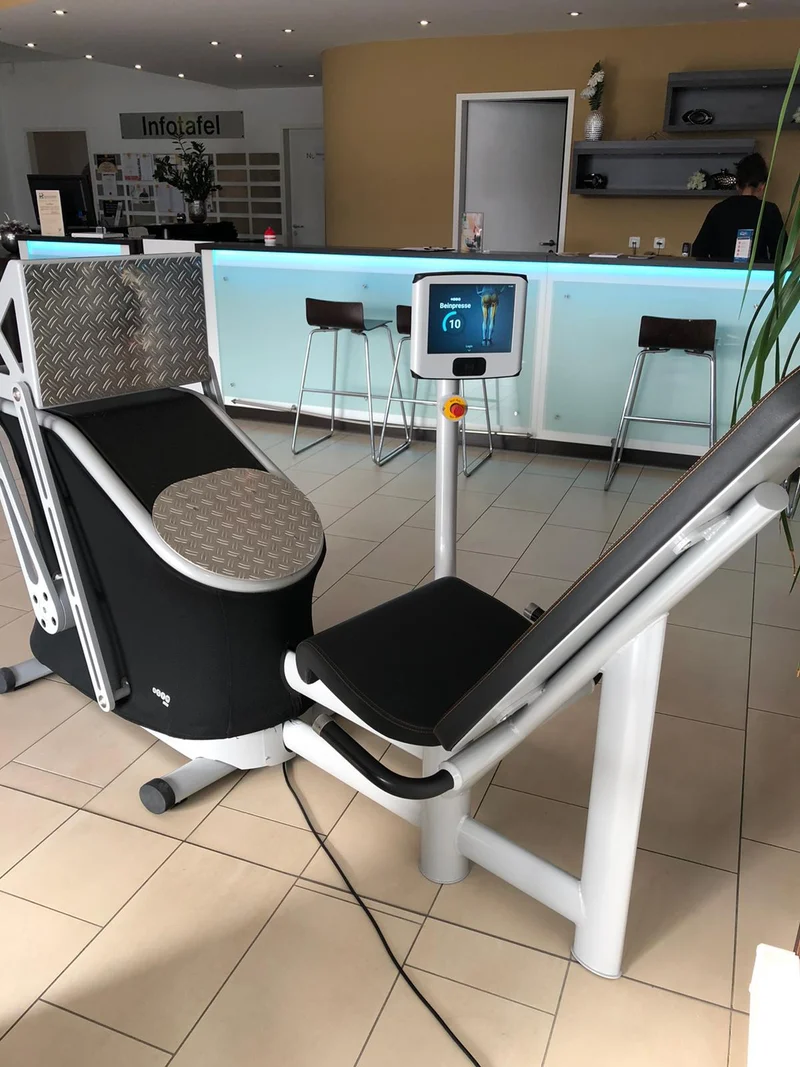 eGym 8er Kraft Zirkel, 8 Kraftgeräte, inkl. PREMIUM Software, Gewartet von eGym, Baujahr 2014, gebraucht - Top Zustand