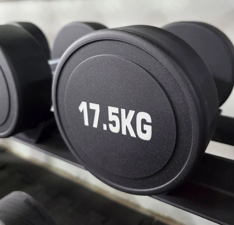 Kurzhantelsatz 2,5 - 30 kg, in 2,5kg Stufen, Polyurethan PU (ähnlich Gummi), 12 Hantelpaare im Set - NEU