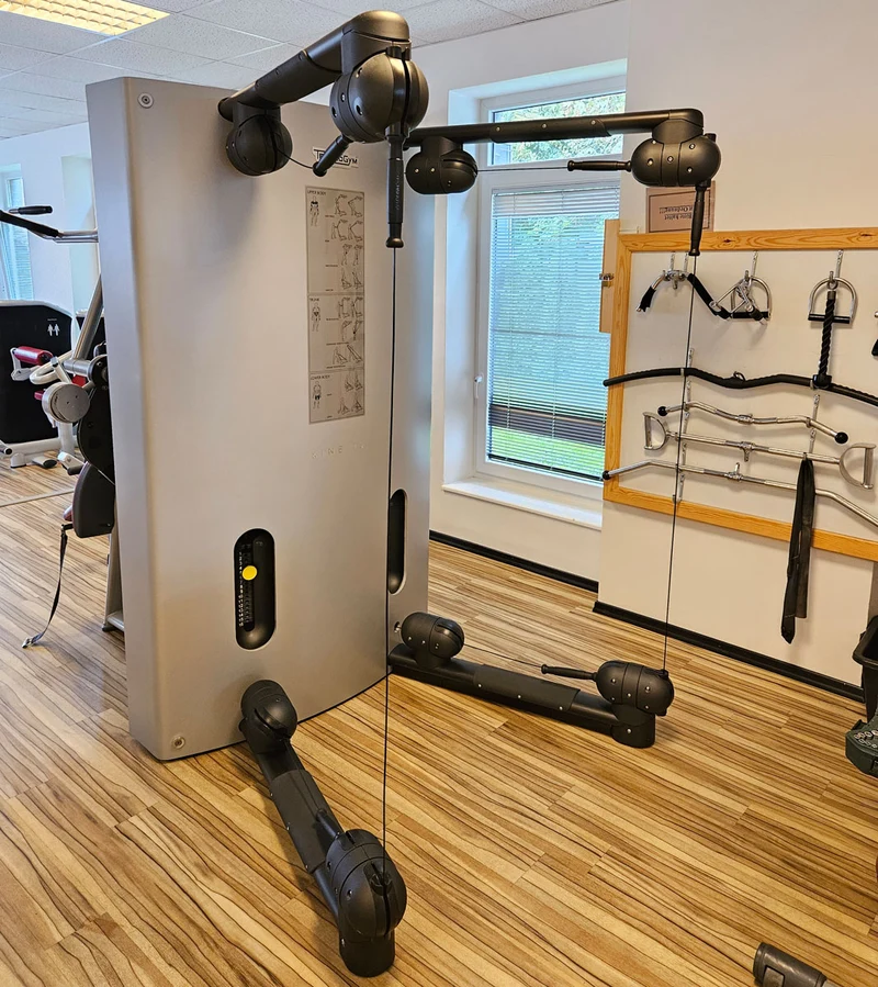 TechnoGym Kinesis One - Multistation Kabelzug Kraftstation mit zwei Gewichtsblöcken, gebraucht - überholter Zustand