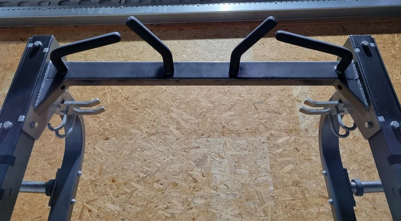 Hammer Strength HD Elite Half Rack mit Holzboden und Pull Up Bar, Rahmenfarbe Schwarz, gebraucht - überholter Zustand