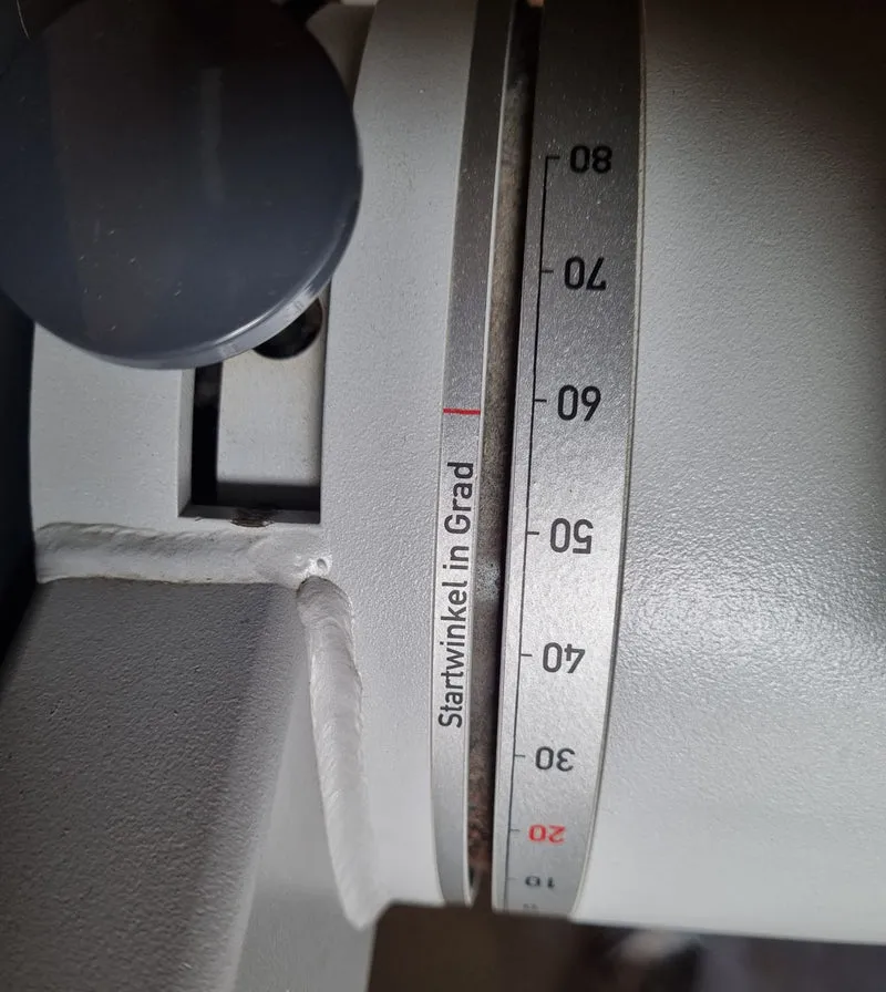 Frei Genius Eco Rückenstreckermaschine, Hyperextension, Rückenmaschine Lower Back, Rahmenfarbe Silber, Polsterfarbe Rot, gebraucht - überholter Zustand