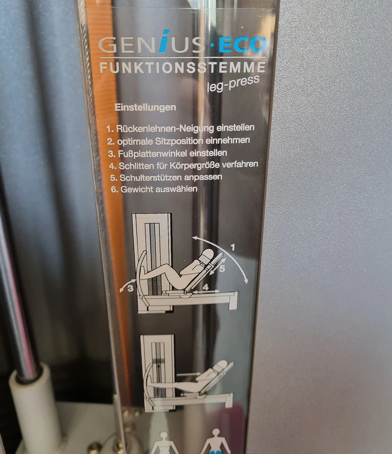 Frei Genius Eco Funktionsstemme - verstellbare Beinpresse, Rahmenfarbe Silber, Polsterfarbe Rot, gebraucht - überholter Zustand