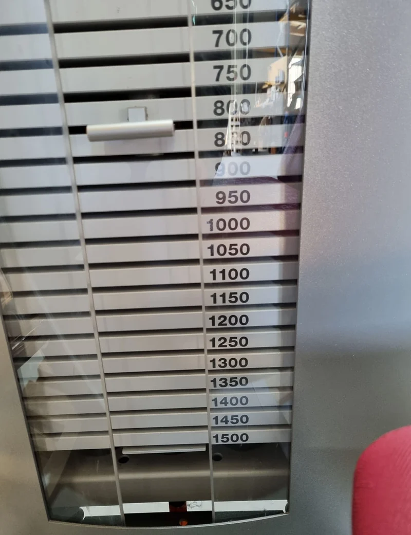 Frei Genius Eco Funktionsstemme - verstellbare Beinpresse, Rahmenfarbe Silber, Polsterfarbe Rot, gebraucht - überholter Zustand