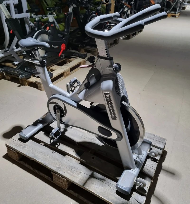 Tomahawk Indoor Cycle Bike S-Serie, Silber, gebraucht - Bastlergerät oder Ersatzteilspender
