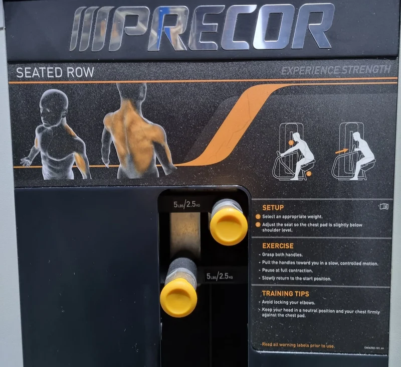 Precor Rudern mit Bruststütze, Row, Lat-Rudern, Rahmenfarbe Schwarz, Polsterfarbe Grau, gebraucht - überholter Zustand