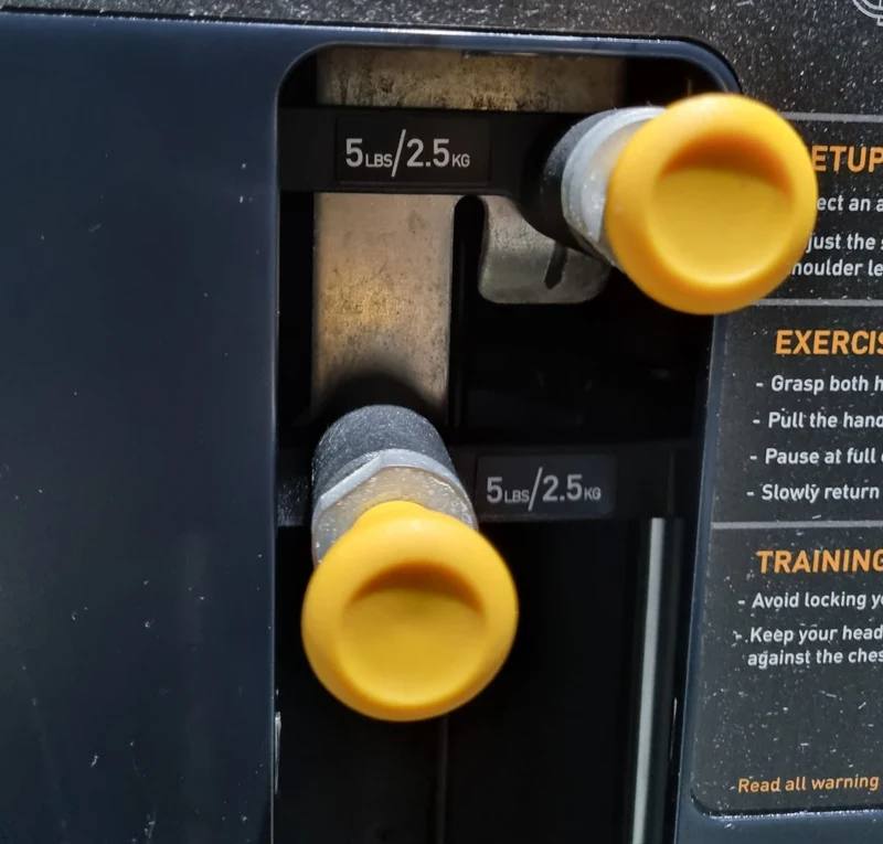 Precor Rudern mit Bruststütze, Row, Lat-Rudern, Rahmenfarbe Schwarz, Polsterfarbe Grau, gebraucht - überholter Zustand
