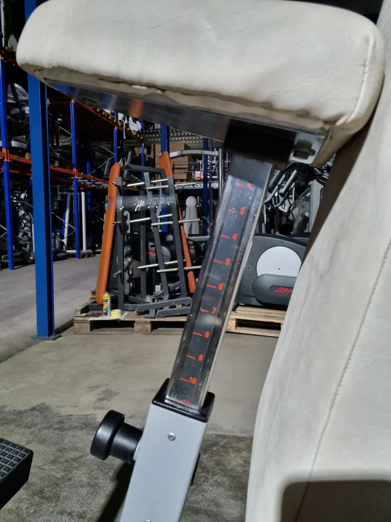 Technogym Butterfly, Pectoral Fly, Silverline, Rahmenfarbe Silber, Polsterfarbe Beige, gebraucht - geprüfter Zustand