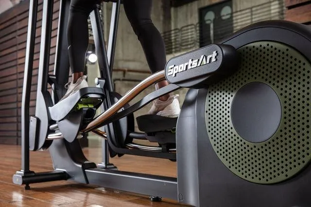 Sportsart Elliptical, Ellipsentrainer G874