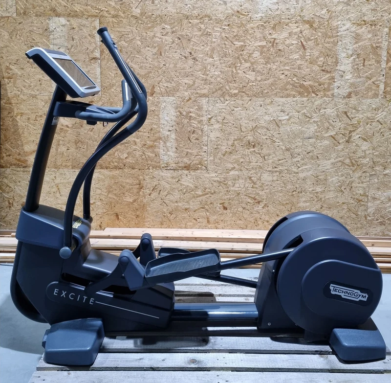 TechnoGym Crosstrainer Excite Line Syncro 700, VisioWeb Touch Display, gebraucht - überholter Zustand