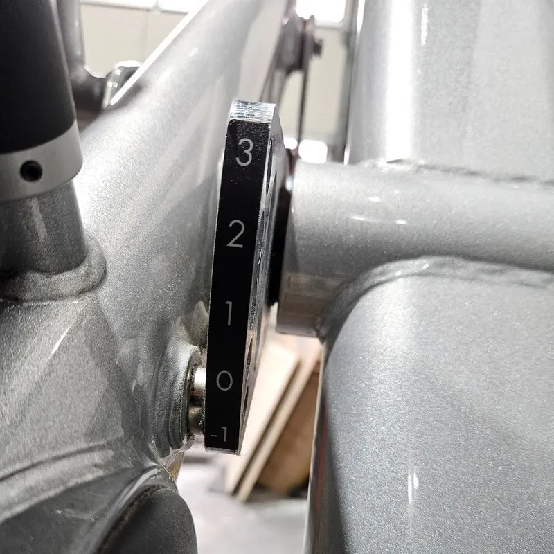 Life Fitness Beinbeuger sitzend, Leg Curl, Signature Serie, 135kg Gewichtsblock, Rahmenfarbe Silber, gebraucht - überholter Zustand