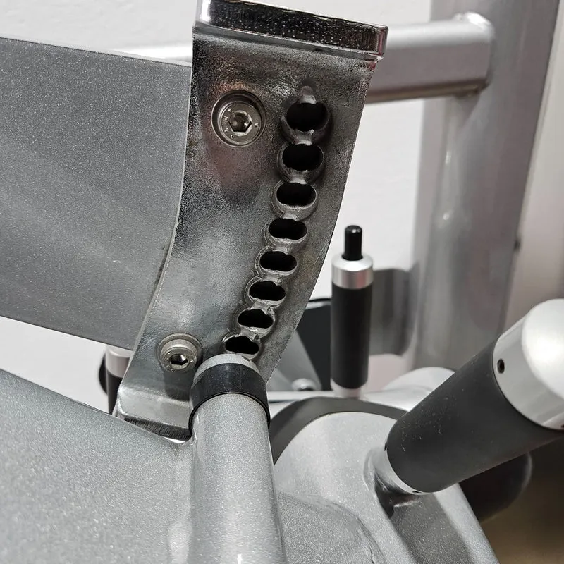Life Fitness Beinbeuger sitzend, Leg Curl, Signature Serie, 135kg Gewichtsblock, Rahmenfarbe Silber, gebraucht - überholter Zustand