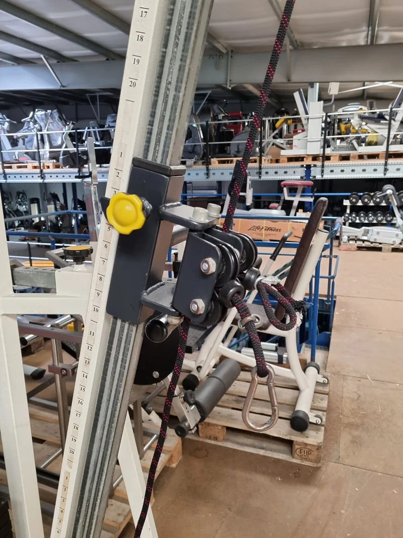L+K Seilzug höhenverstellbar, Doppel Auszug, 30kg Gewichtsblock, Rehabilitation, Rahmenfarbe Weiß, gebraucht - geprüfter Zustand