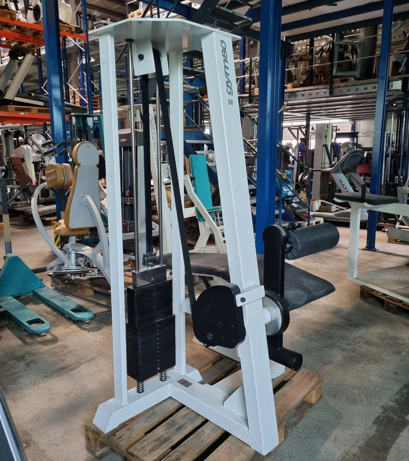Gym80 Beinbeuger liegend, Edition Line, Rahmenfarbe Weiß, Polsterfarbe Schwarz, gebraucht - überholter Zustand