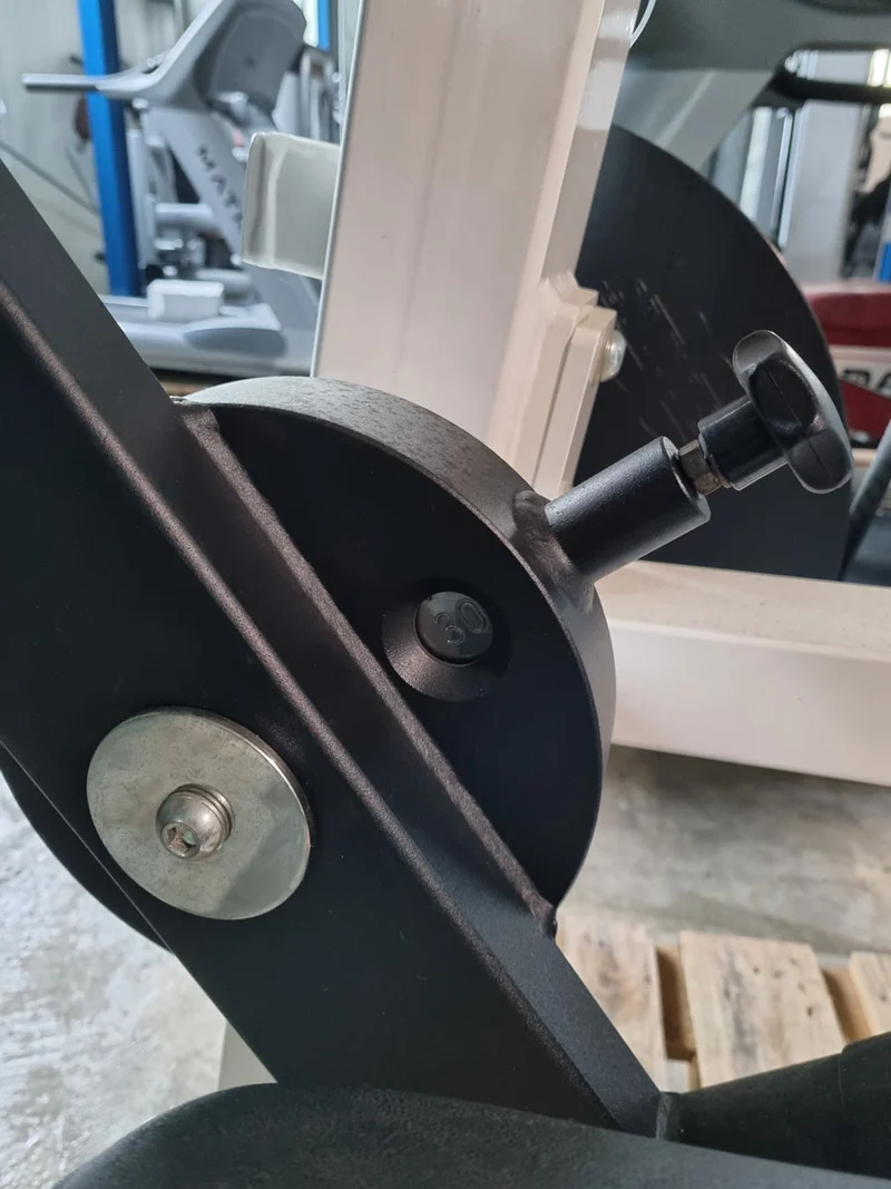 Gym80 Beinbeuger liegend, Edition Line, Rahmenfarbe Weiß, Polsterfarbe Schwarz, gebraucht - überholter Zustand