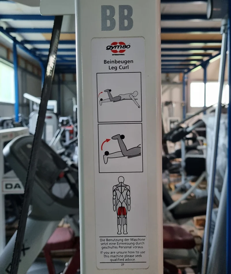 Gym80 Beinbeuger liegend, Edition Line, Rahmenfarbe Weiß, Polsterfarbe Schwarz, gebraucht - überholter Zustand