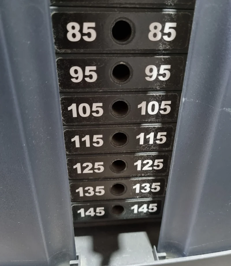 Life Fitness Rudern mit Bruststütze, Row - Rear Deltoid, Signature Series, 145kg Gewichtsblock, Rahmenfarbe Silber, gebraucht - überholter Zustand