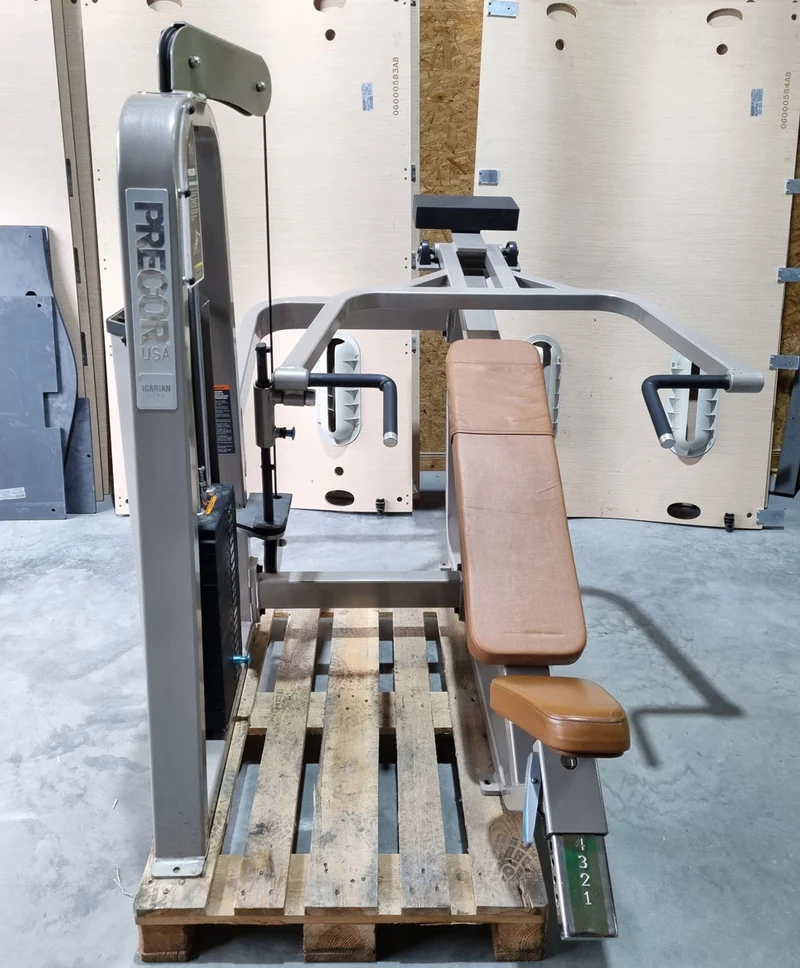 Precor Schrägbankdrückenmaschine, Incline Chestpress 402 Icarian Line, Brustpresse schräg, Rahmenfarbe Silber, gebraucht - überholter Zustand