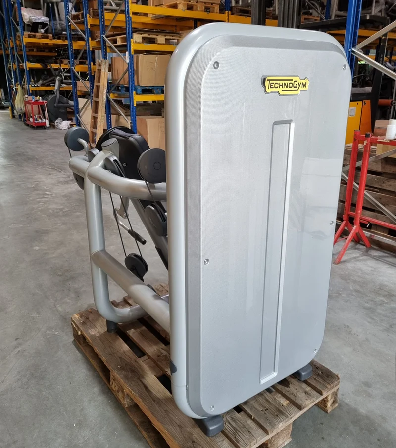 TechnoGym Bizepsmaschine, Arm Curl, Element Line, Rahmenfarbe Silber, Polsterfarbe Taubenblau, gebraucht - überholter Zustand