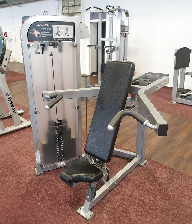 Life Fitness Pro2 und Hammer Strength - 15 Kraftgeräte im Set, Rahmen Silber, gebraucht - überholter Zustand