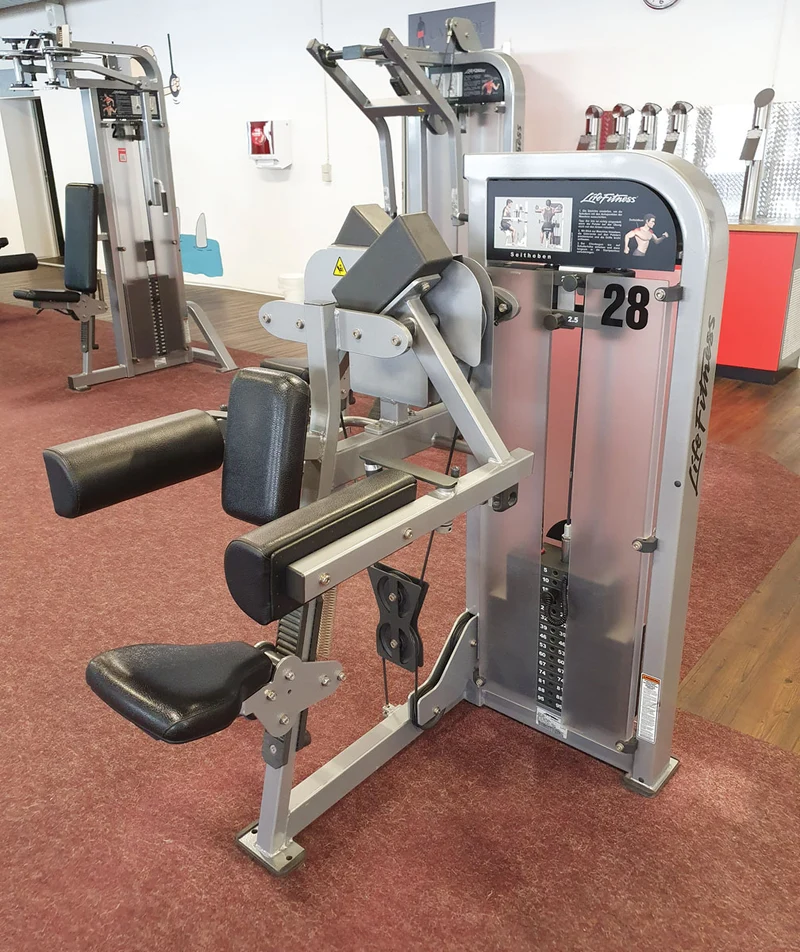 Life Fitness Pro2 und Hammer Strength - 15 Kraftgeräte im Set, Rahmen Silber, gebraucht - überholter Zustand