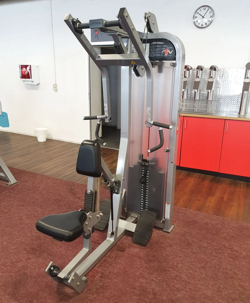 Life Fitness Pro2 und Hammer Strength - 15 Kraftgeräte im Set, Rahmen Silber, gebraucht - überholter Zustand