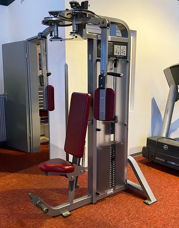 Life Fitness Pro2 und Hammer Strength - 15 Kraftgeräte im Set, Rahmen Silber, gebraucht - überholter Zustand