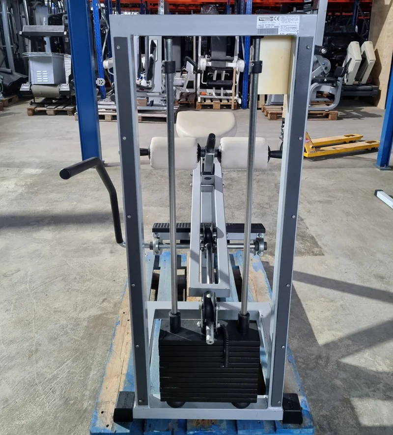 Technogym Seated Calf Sitting Wadenmaschine sitzend, Sitting Calf, Silverline, Oldschool, Rahmenfarbe Silber, gebraucht mit Gebrauchsspuren