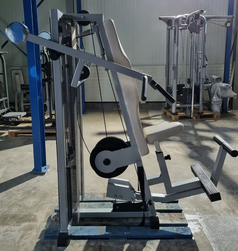 Technogym Latzug, Pulldown, Vertical Traction, Silverline, Rahmenfarbe Silber, Polsterfarbe Beige, gebraucht