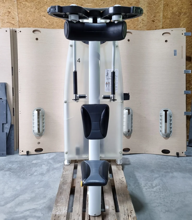 SportsArt Butterfly und Butterfly Reverse 2 in 1 Kombimaschine, Lat-Press-Back Machine, Rahmenfarbe Weiß, gebraucht - überholter Zustand