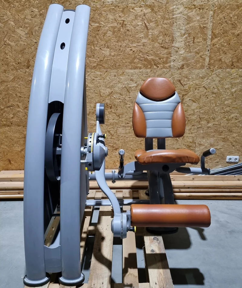 SportsArt Beinstrecker, Leg Extension, Status Serie, Verkleidung neu lackiert, Rahmenfarbe Silber, gebraucht - überholter Zustand