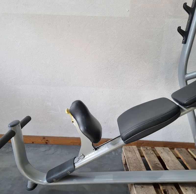 Technogym Schrägdrückerbank, Olympic Inclined Bench, Hantelbank Schrägbankdrücken, Rahmenfarbe Silber, Selection Line, gebraucht - überholter Zustand