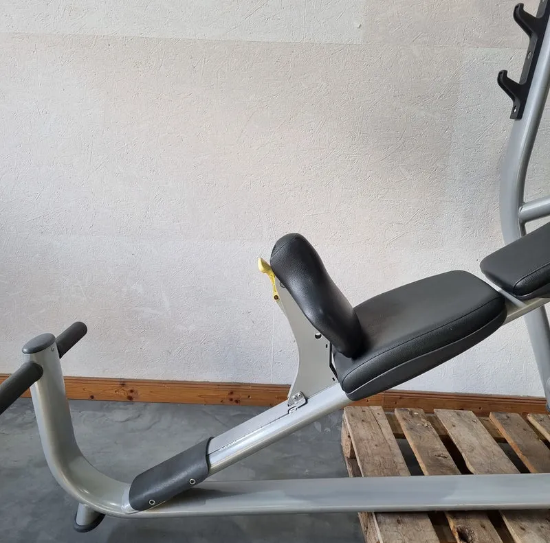 Technogym Schrägdrückerbank, Olympic Inclined Bench, Hantelbank Schrägbankdrücken, Rahmenfarbe Silber, Selection Line, gebraucht - überholter Zustand