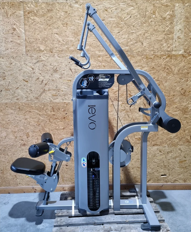 Nautilus Nitro Evo Kraftgeräte Set- 27 Fitnessgeräte und 5 Bänke im Set - gebraucht - TOP Zustand