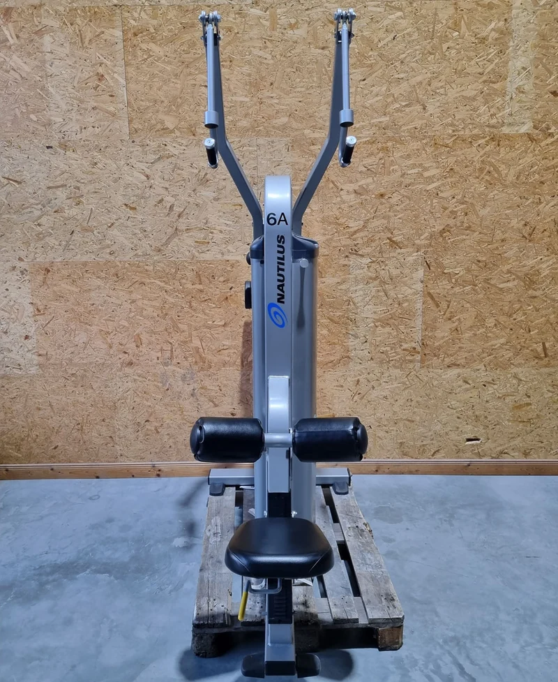Nautilus Nitro Evo Kraftgeräte Set- 27 Fitnessgeräte und 5 Bänke im Set - gebraucht - TOP Zustand