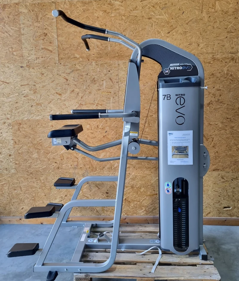Nautilus Nitro Evo Kraftgeräte Set- 27 Fitnessgeräte und 5 Bänke im Set - gebraucht - TOP Zustand