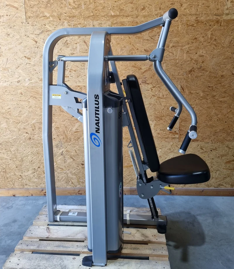 Nautilus Nitro Evo Kraftgeräte Set- 27 Fitnessgeräte und 5 Bänke im Set - gebraucht - TOP Zustand